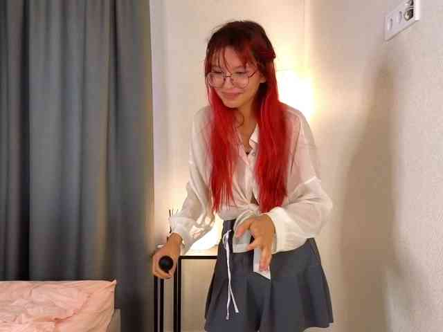 HolyLesly webcam