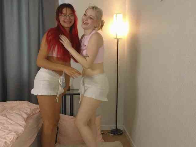 HolyLesly webcam