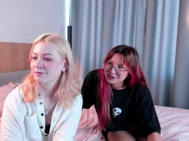 HolyLesly webcam