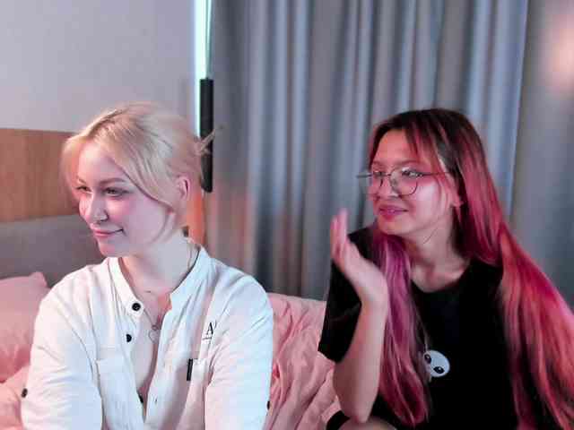 HolyLesly webcam