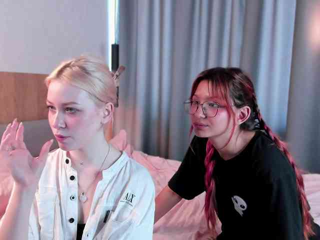 HolyLesly webcam
