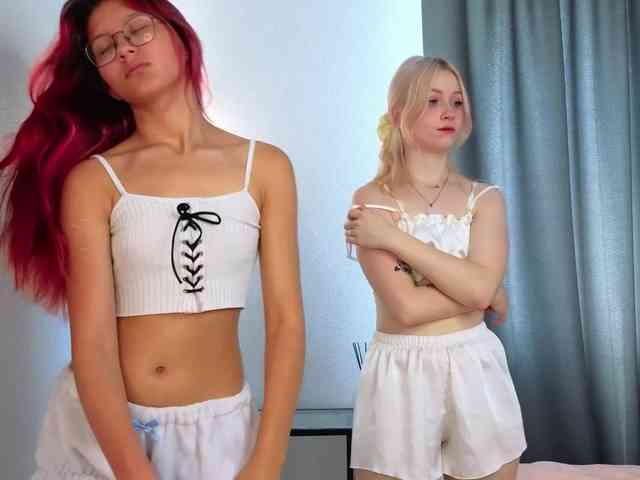 HolyLesly webcam