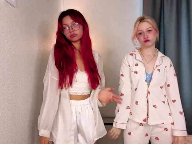 HolyLesly webcam