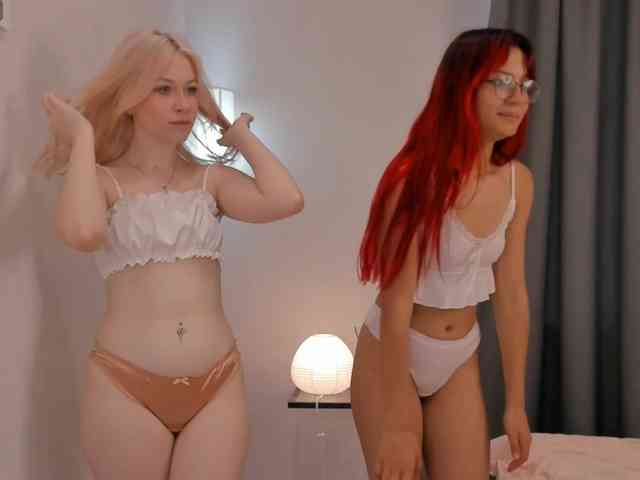 HolyLesly webcam