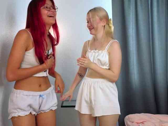 HolyLesly webcam