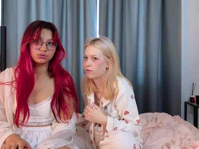 HolyLesly webcam