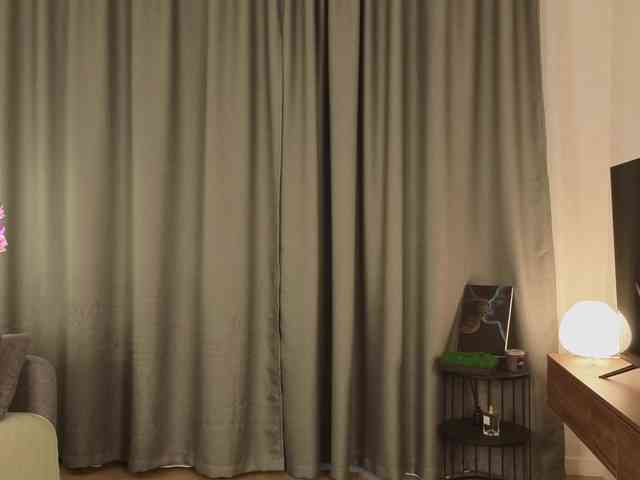 HolyLesly webcam