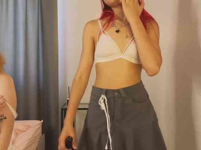 HolyLesly webcam