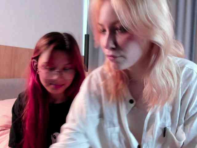 HolyLesly webcam
