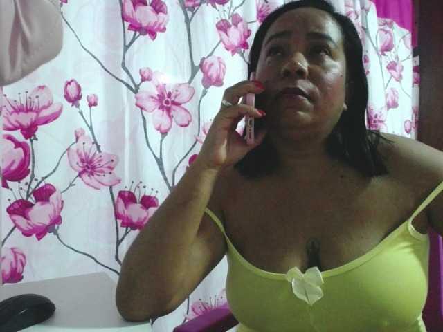 pregnantsaraxxx webcam bongacams model stream image