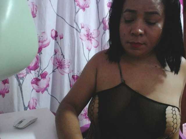 pregnantsaraxxx webcam bongacams model stream image