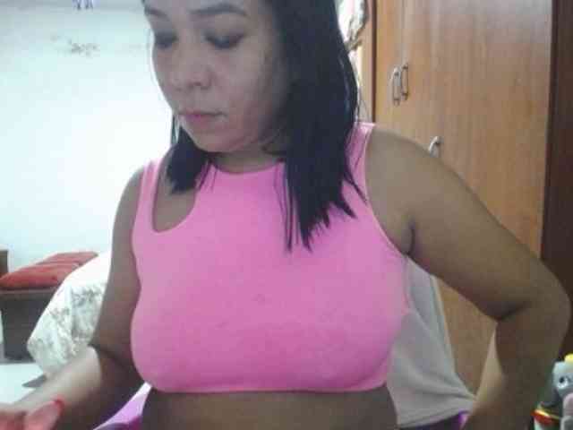 pregnantsaraxxx webcam