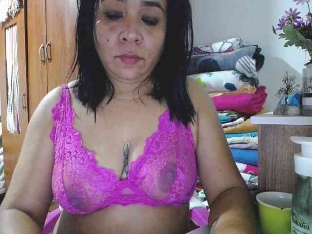 pregnantsaraxxx webcam