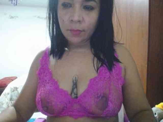 pregnantsaraxxx webcam
