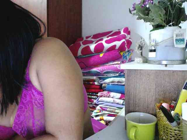 pregnantsaraxxx webcam