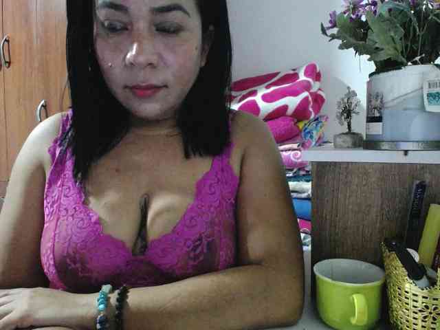 pregnantsaraxxx webcam