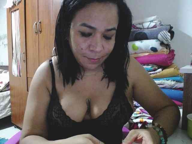 pregnantsaraxxx webcam
