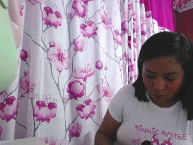 pregnantsaraxxx webcam