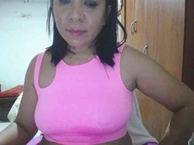 pregnantsaraxxx webcam