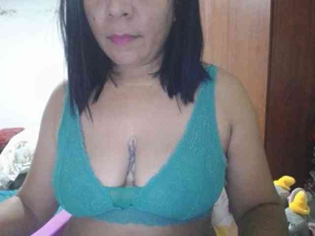 pregnantsaraxxx webcam