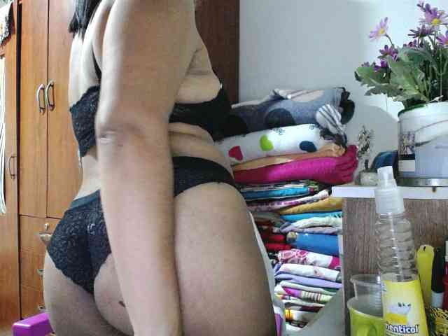 pregnantsaraxxx webcam