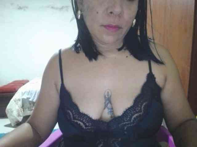 pregnantsaraxxx webcam