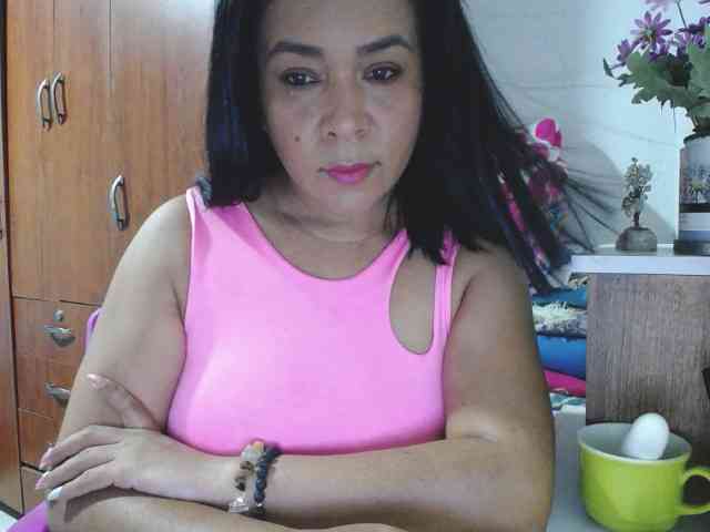 pregnantsaraxxx webcam