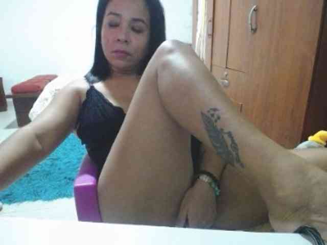 pregnantsaraxxx webcam