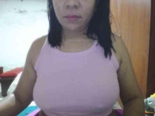 pregnantsaraxxx webcam