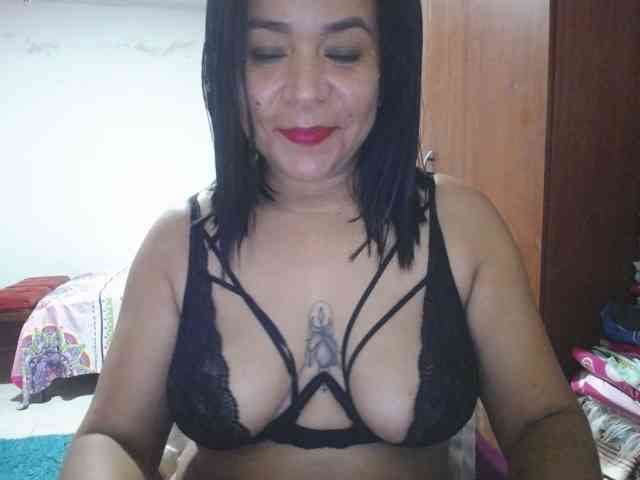 pregnantsaraxxx webcam