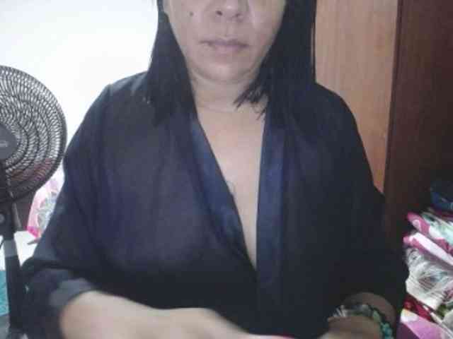 pregnantsaraxxx webcam