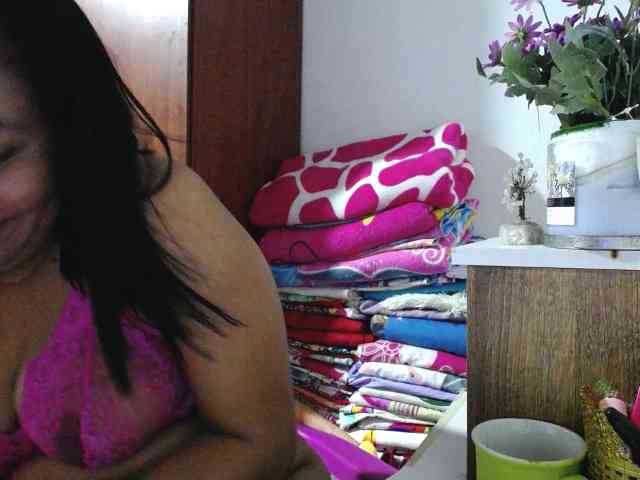 pregnantsaraxxx webcam
