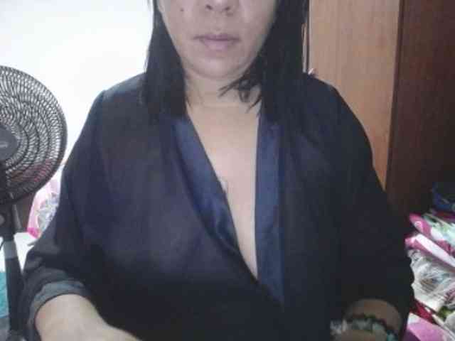pregnantsaraxxx webcam
