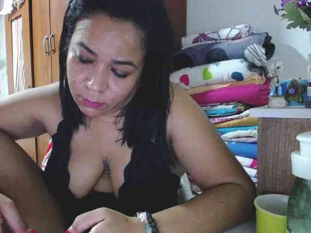 pregnantsaraxxx webcam