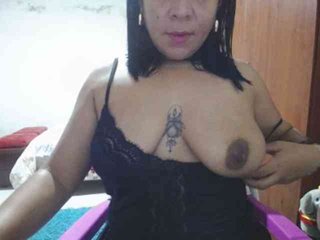 pregnantsaraxxx webcam