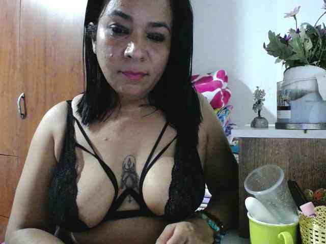 pregnantsaraxxx webcam