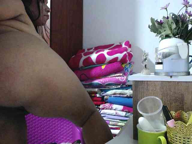 pregnantsaraxxx webcam