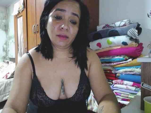 pregnantsaraxxx webcam