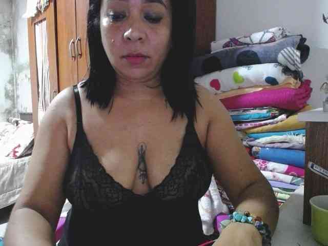 pregnantsaraxxx webcam