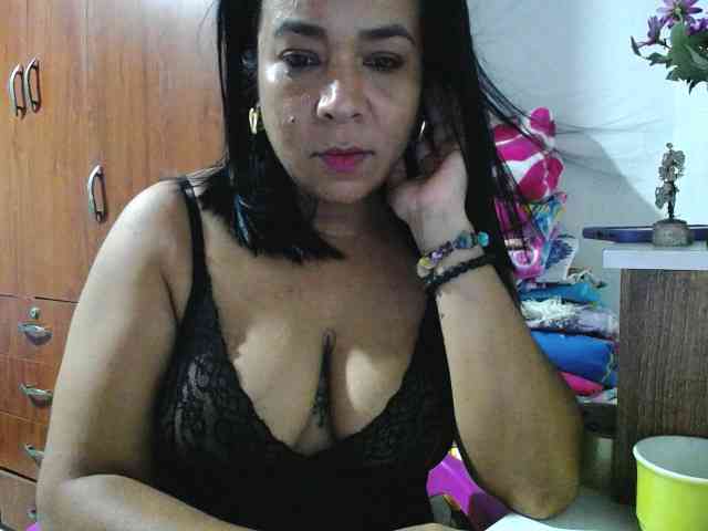 pregnantsaraxxx webcam