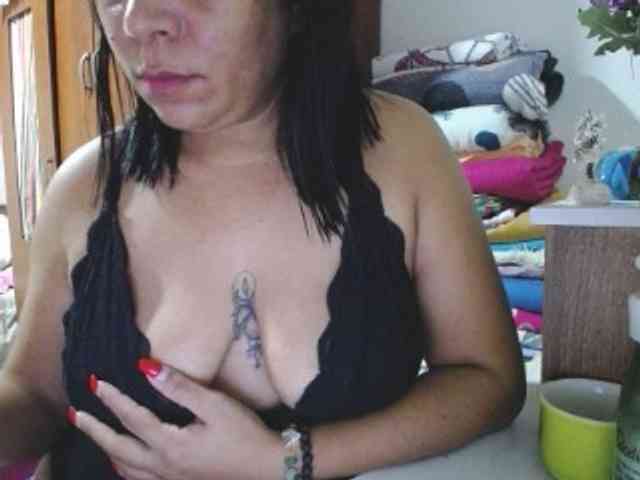 pregnantsaraxxx webcam