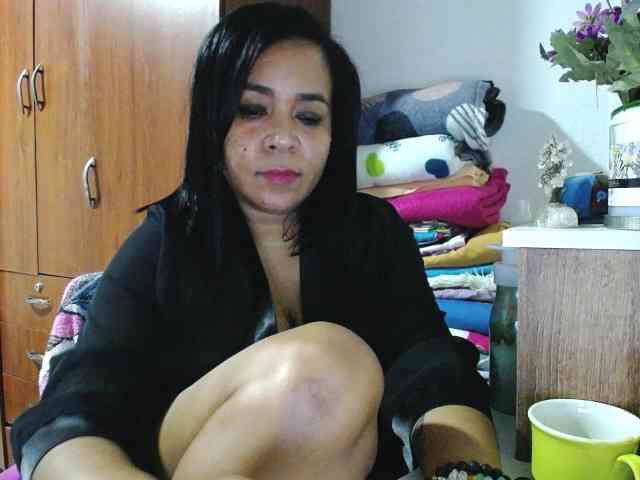 pregnantsaraxxx webcam