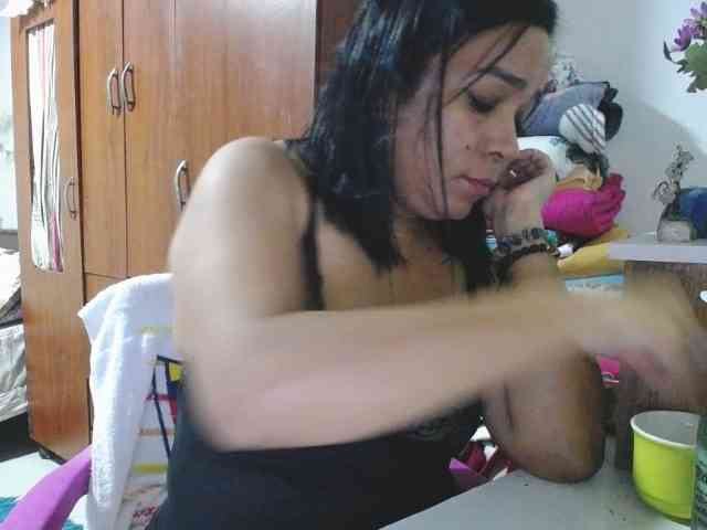 pregnantsaraxxx webcam