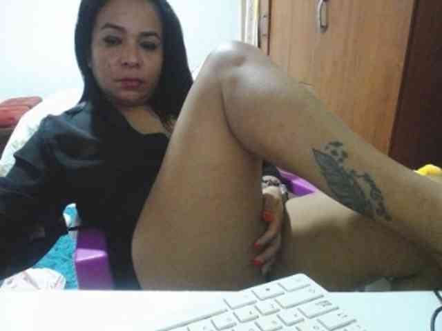 pregnantsaraxxx webcam