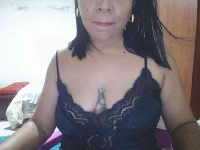 pregnantsaraxxx webcam