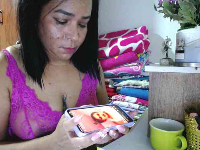 pregnantsaraxxx webcam