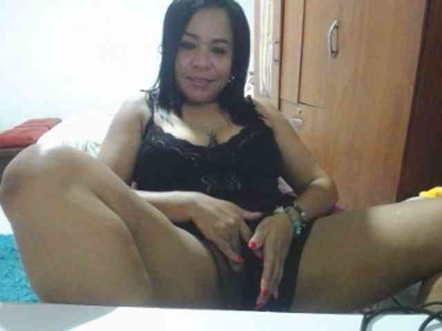 pregnantsaraxxx webcam