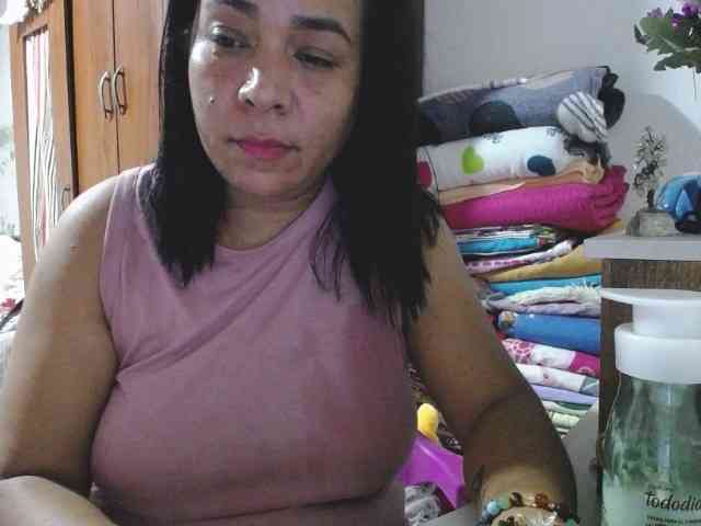 pregnantsaraxxx webcam