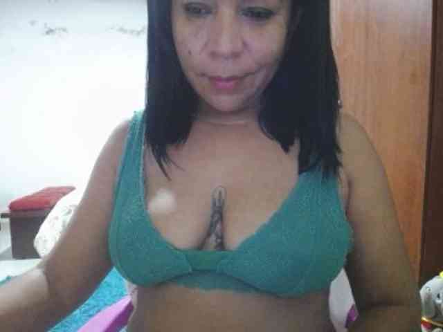 pregnantsaraxxx webcam