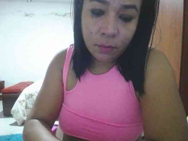 pregnantsaraxxx webcam